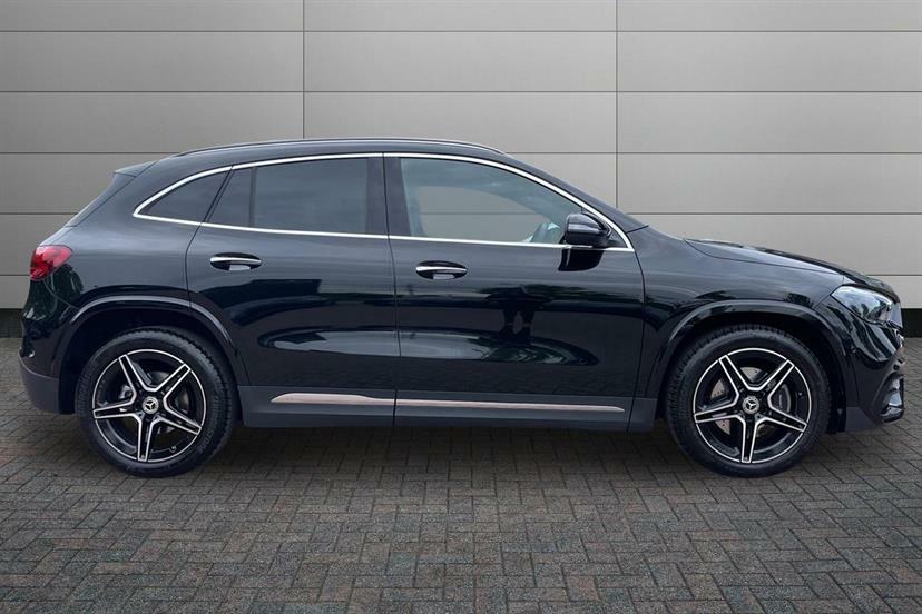 Mercedes-Benz GLA Class 200 Amg Line Executive Black #3