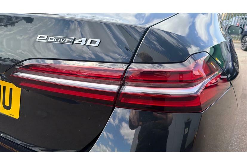 BMW i5 M Sport Grey #21