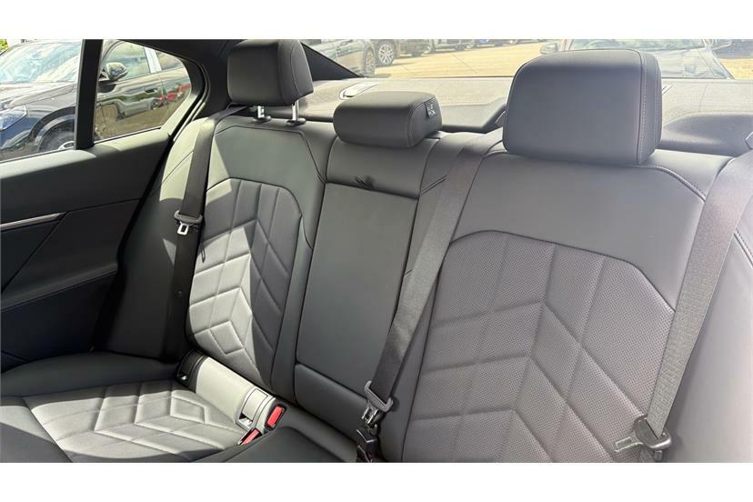 BMW i5 M Sport Grey #12