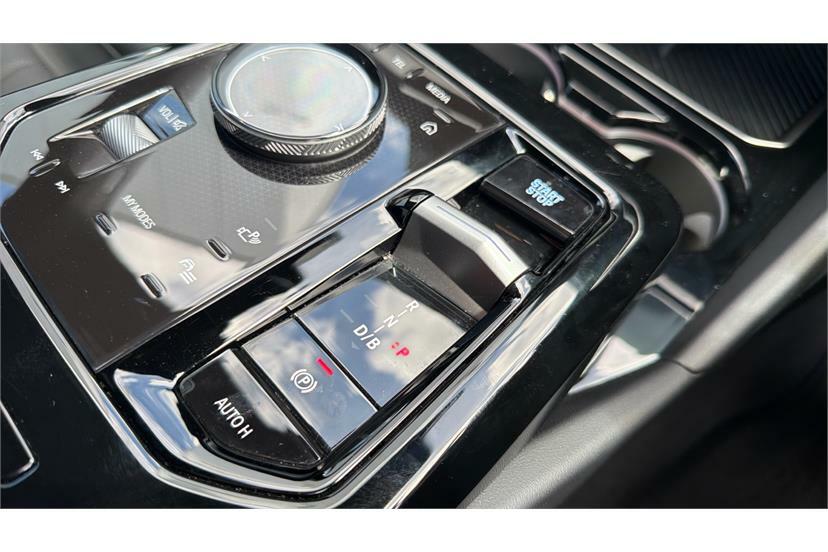 BMW i5 M Sport Grey #19