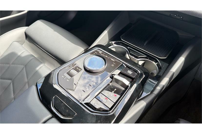 BMW i5 M Sport Grey #10