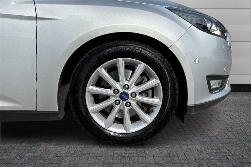 Ford Focus 1.5 Ecoboost Titanium Silver #4