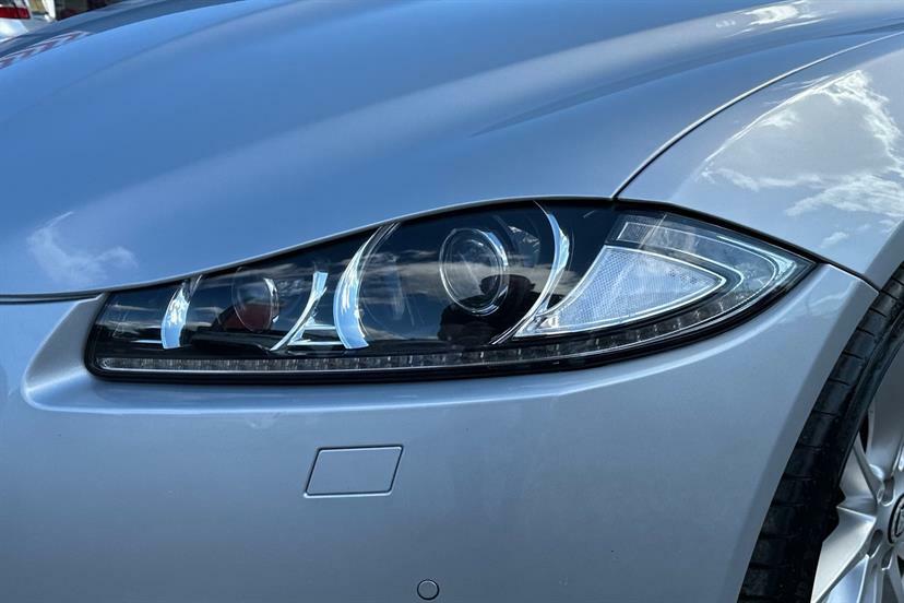 Jaguar XF R V8  #28