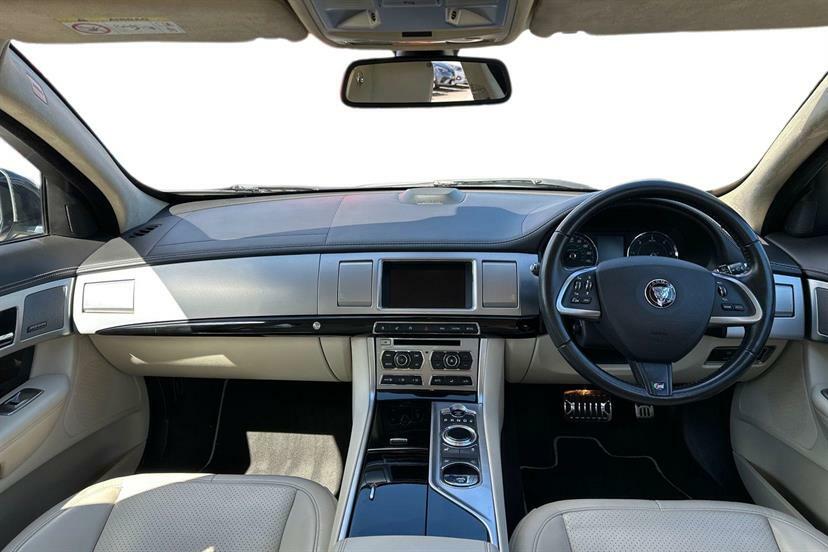 Jaguar XF 3.0D V6 S Portfolio Start Stop Silver #6