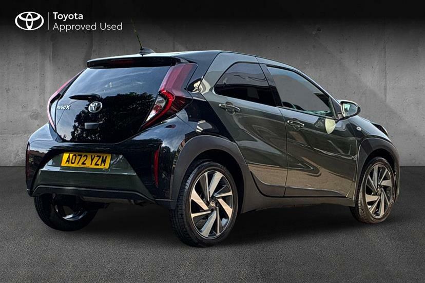Toyota Aygo X 1.0 Vvt-i Edge Black #2