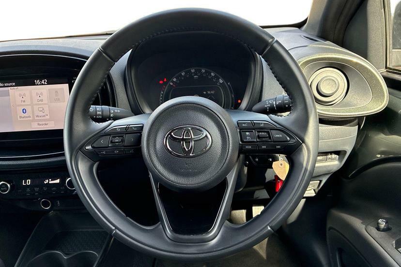 Toyota Aygo X 1.0 Vvt-i Edge Black #6