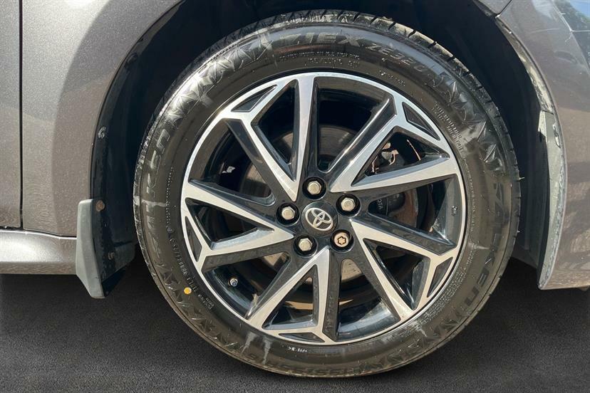 Toyota Yaris 1.5 Hybrid Design Cvt Panoramic Roof Grey #4