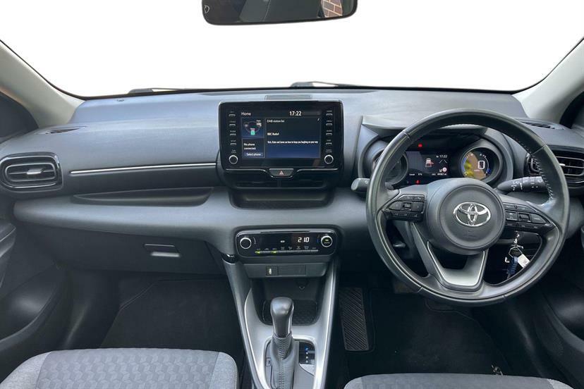 Toyota Yaris 1.5 Hybrid Design Cvt Panoramic Roof Grey #5