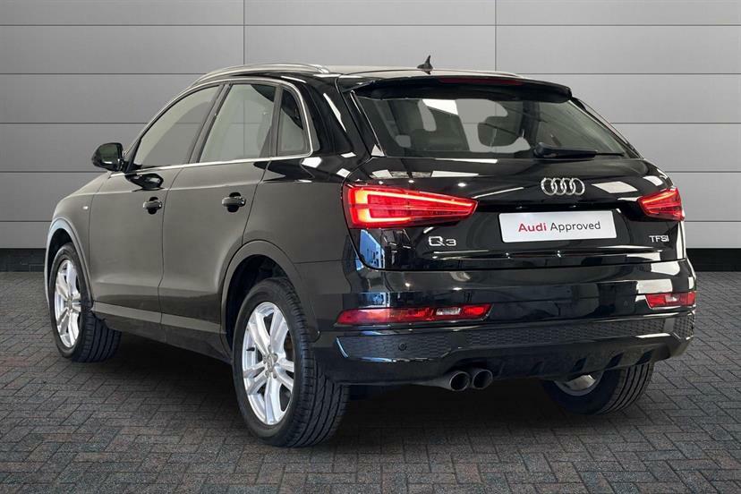 Audi Q3 1.4T Fsi S Line Edition Black #3