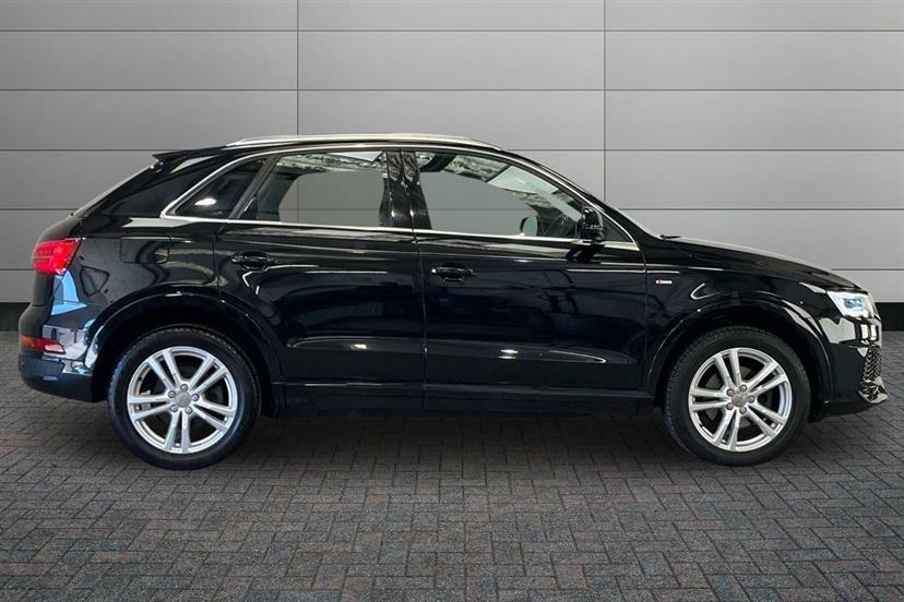 Audi Q3 1.4T Fsi S Line Edition Black #4