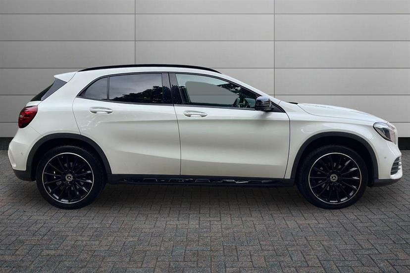 Mercedes-Benz GLA Class 200D Amg Line Premium Plus White #3