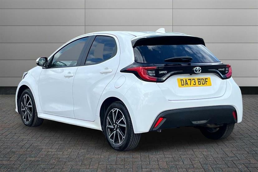 Toyota Yaris 1.5 Hybrid Design Cvt White #3