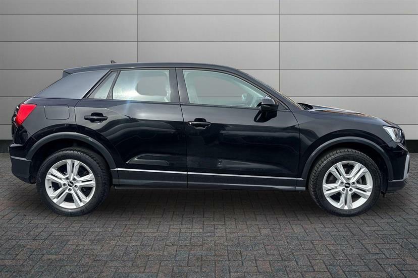 Audi Q2 35 Tfsi Sport S Tronic Black #3