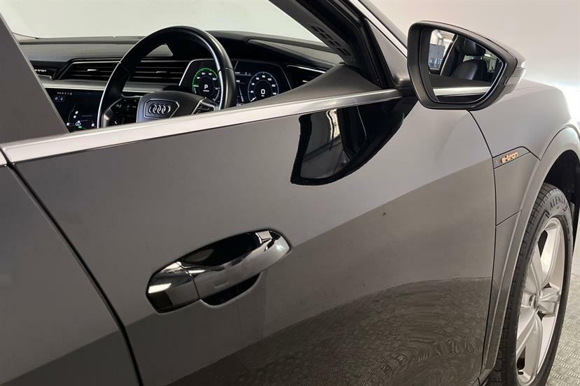 Audi E-tron 300Kw 55 Quattro 95Kwh S Line Blue #25