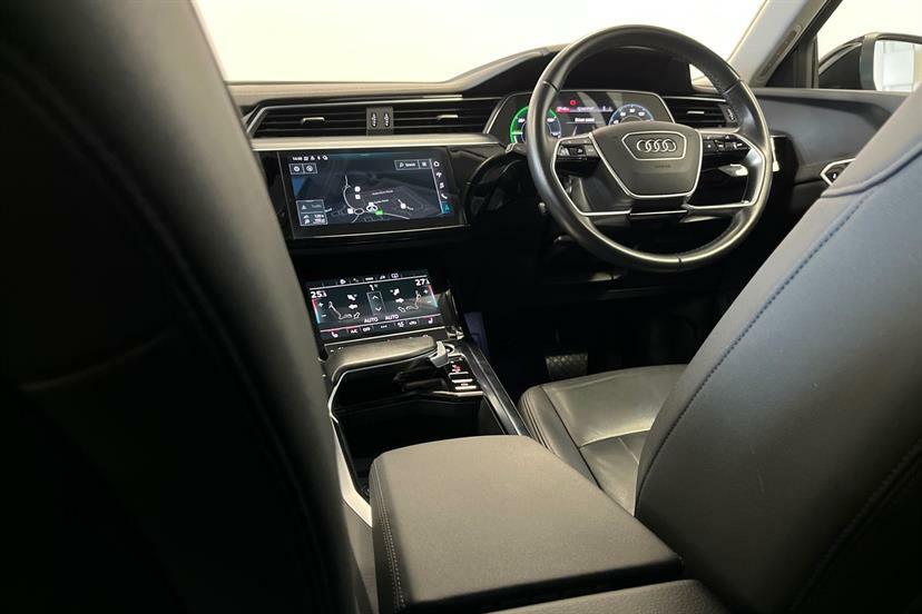 Audi E-tron 300Kw 55 Quattro 95Kwh S Line Blue #24
