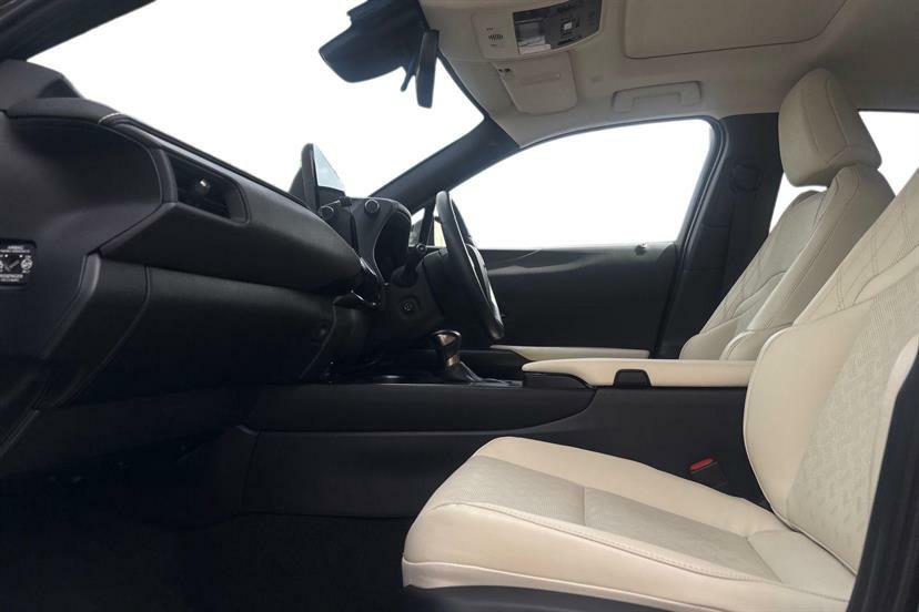 Lexus UX 250H 2.0 Takumi Cvt Black #2
