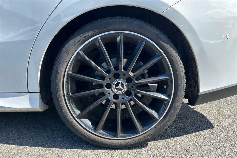 Mercedes-Benz CLA Class 180 Amg Line Premium Night Ed Tip White #4