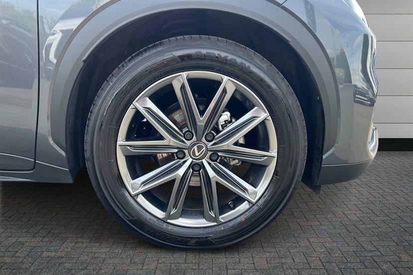 Lexus LBX 1.5 Premium Plus E-cvt Grey #5