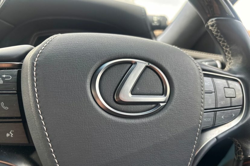 Lexus LS Saloon 3.5 500H V6 Premier E-cvt 4Wd Euro 6 Ss Red #18