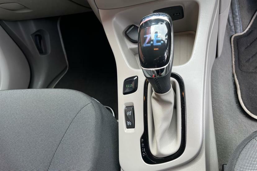 Renault Zoe 65Kw Dynamique Nav Quick Charge 22Kwh White #8