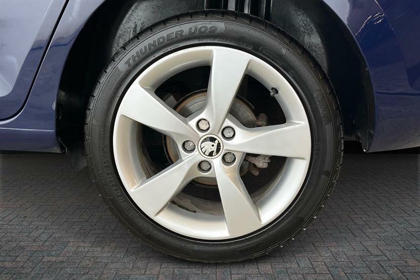 Skoda Rapid Spaceback 1.2 Tsi 90 Se Tech Blue #4