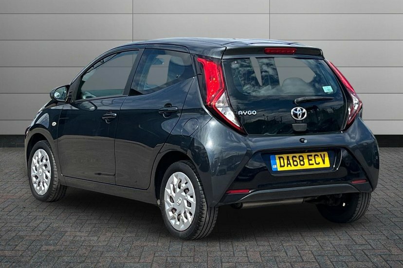 Toyota Aygo 1.0 Vvt-i X-play Hatchback 71 P DA68ECV Grey #3