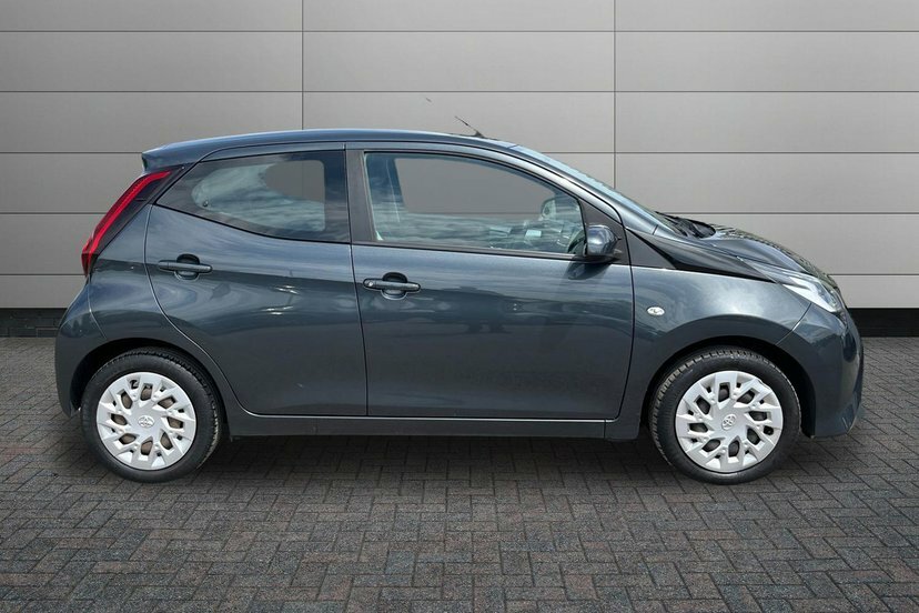 Toyota Aygo 1.0 Vvt-i X-play Hatchback 71 P DA68ECV Grey #4