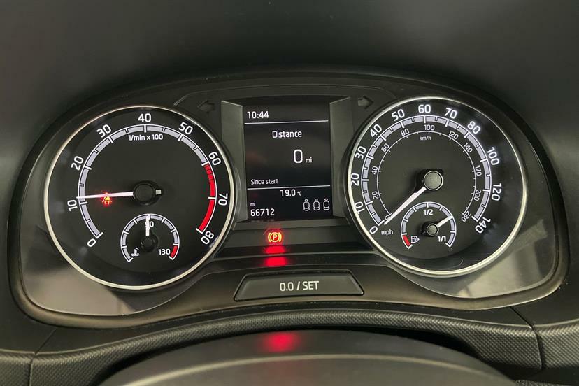 Skoda Fabia Hatchback Colour Edition 1.0 Mpi 60Ps White #17