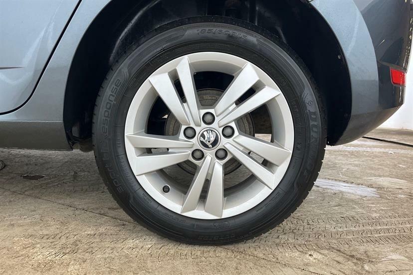 Skoda Fabia Hatchback Colour Edition 1.0 Mpi 60Ps White #11