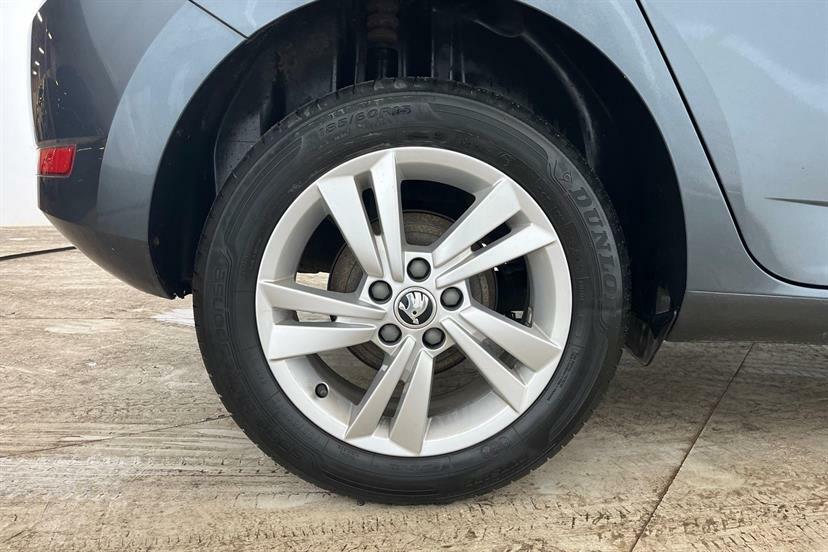 Skoda Fabia Hatchback Colour Edition 1.0 Mpi 60Ps White #10