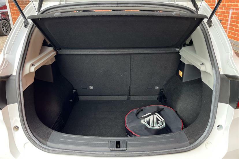 MG ZS 105Kw Exclusive Ev 45Kwh Red #8