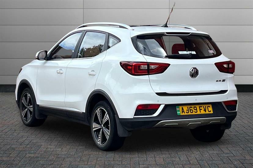 MG ZS 105Kw Exclusive Ev 45Kwh Red #3