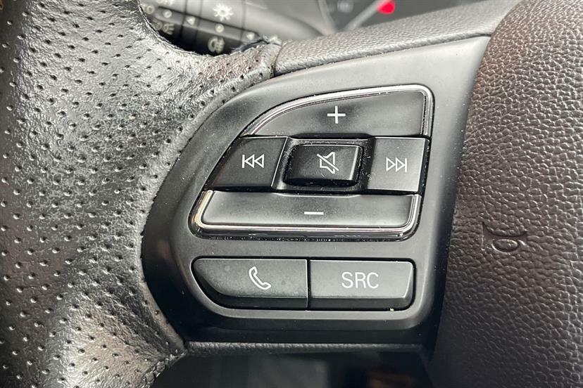 MG ZS 105Kw Exclusive Ev 45Kwh Red #17