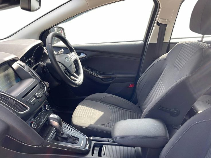 Ford Focus 1.6 Titanium Hatchback Powershift 125 Blue #2
