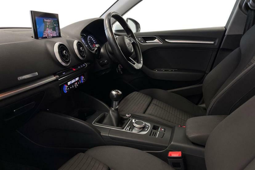 Audi A3 1.0 Tfsi Sport DH66UZF White #2