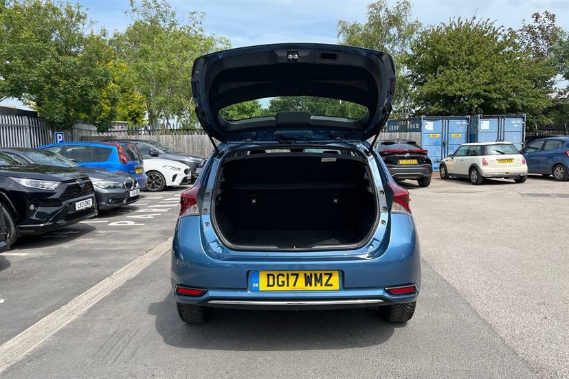 Toyota Auris 1.8L Design Blue #20