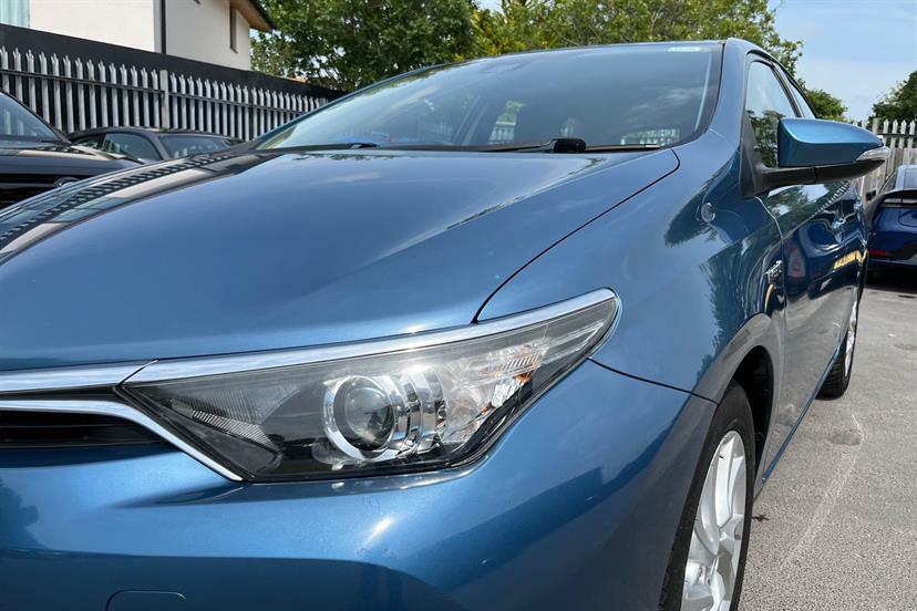 Toyota Auris 1.8L Design Blue #12
