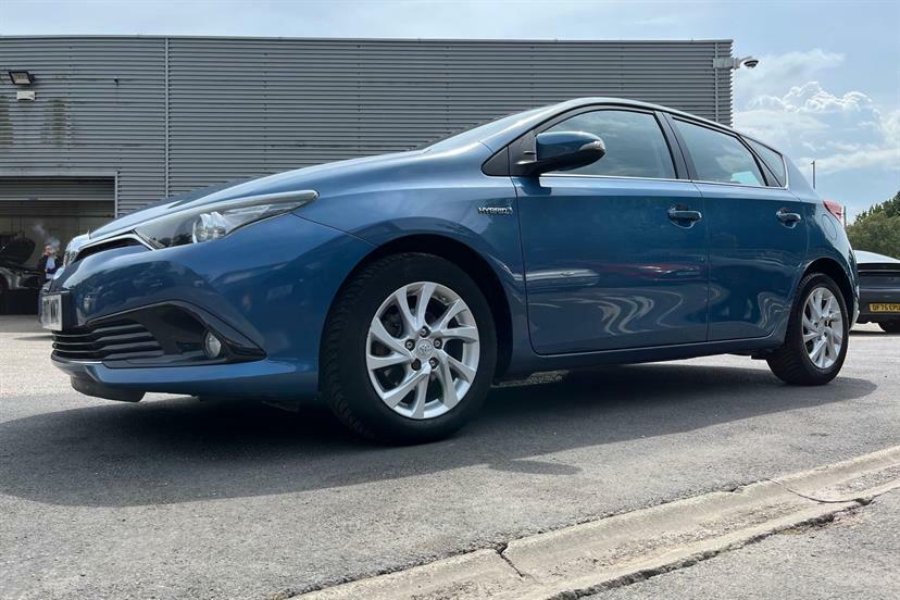 Toyota Auris 1.8L Design Blue #18