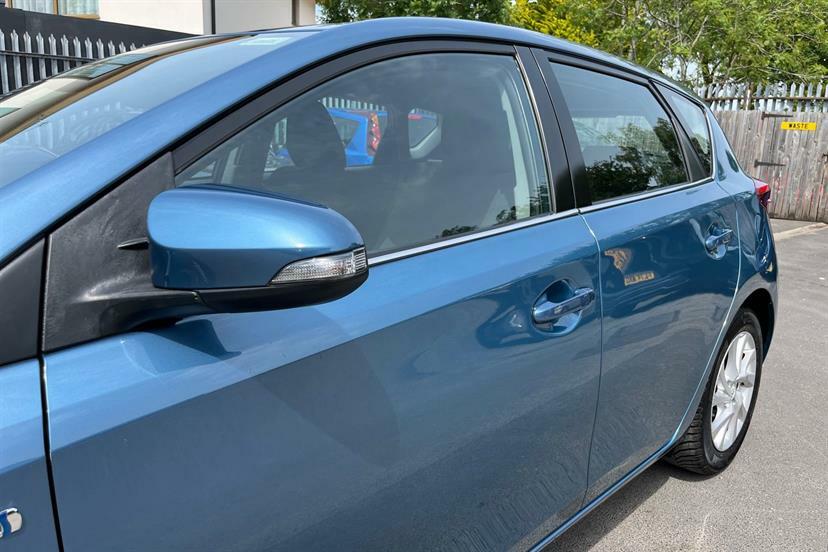 Toyota Auris 1.8L Design Blue #13