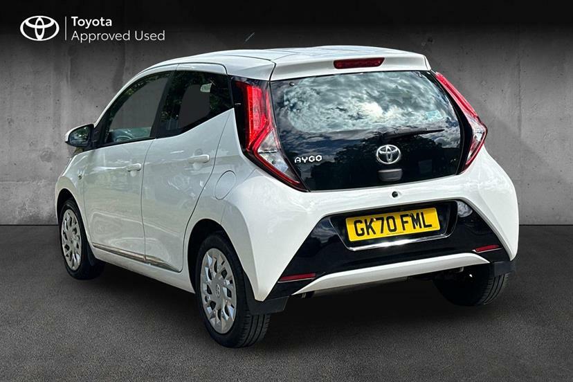 Toyota Aygo 1.0 Vvt-i X-play Tss X-shift White #3
