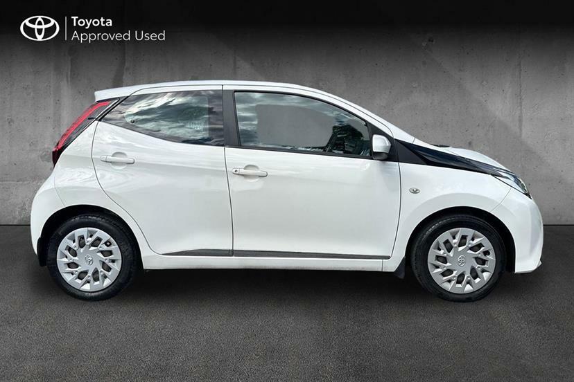 Toyota Aygo 1.0 Vvt-i X-play Tss X-shift White #4