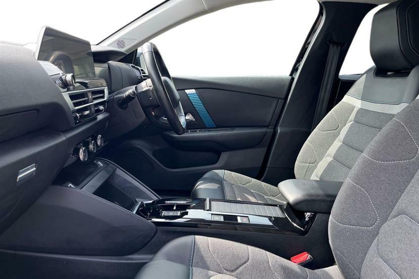 Citroen e-C4 100Kw C-series Edition 50Kwh Black #2