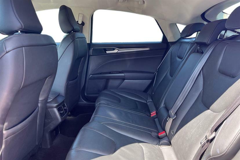 Ford Mondeo 2.0 Tdci Titanium Edition Hatchback Man Black #10