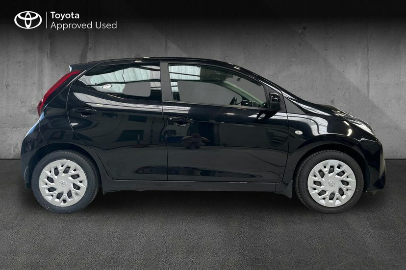 Toyota Aygo 1.0 Vvt-i X-play Hatchback X-shift 71 LL19NMA Black #4