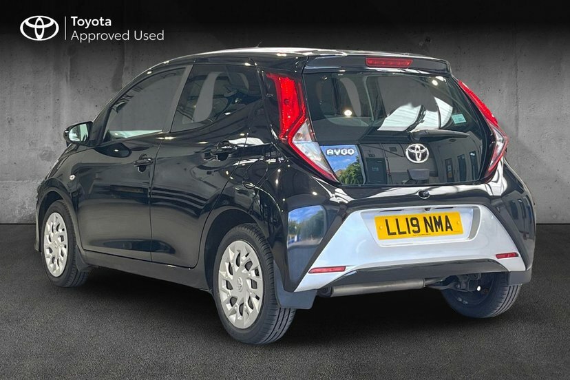 Toyota Aygo 1.0 Vvt-i X-play Hatchback X-shift 71 LL19NMA Black #3