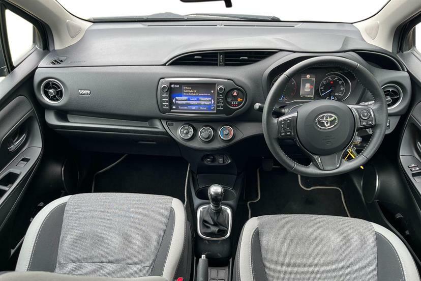 Toyota Yaris 1.5 Vvt-i Y20 Bi-tonenav Black #6