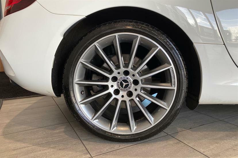 Mercedes-Benz SLC 180 Amg Line White #4