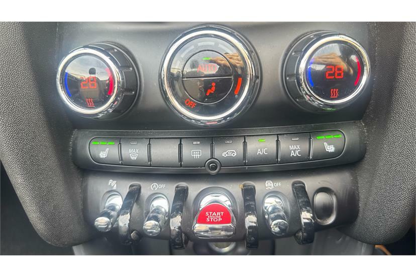 Mini Convertible 1.5 T 136 Bhp Cooper Classic Convertible #21