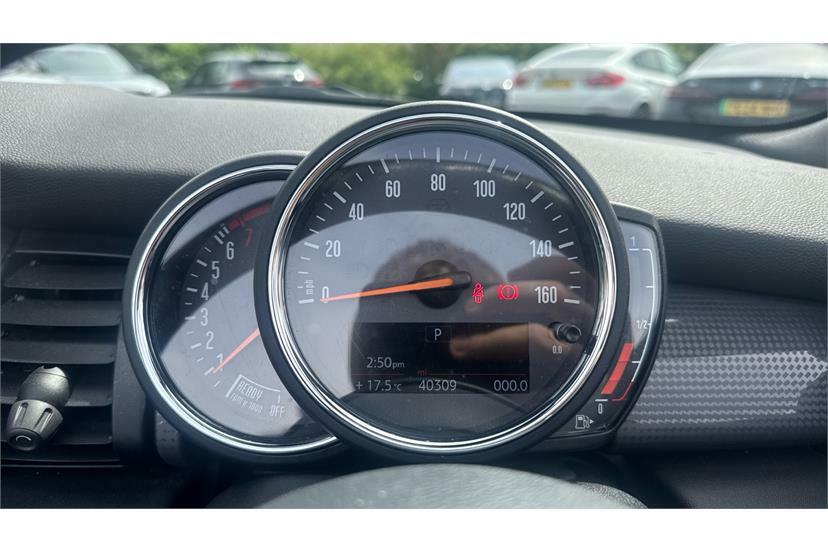 Mini Convertible 1.5 T 136 Bhp Cooper Classic Convertible #9