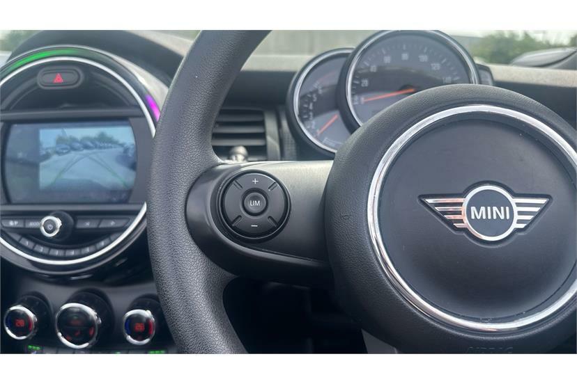 Mini Convertible 1.5 T 136 Bhp Cooper Classic Convertible #17